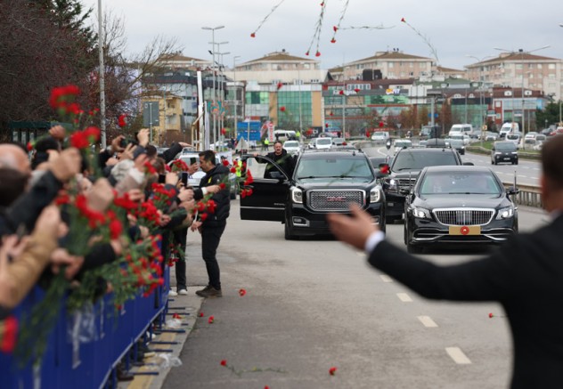 15 Temmuz   10 Soruda FETÖ           “İnsanı merkeze alan siyasetimizin en güzel örneklerinden biri sağlıktır”